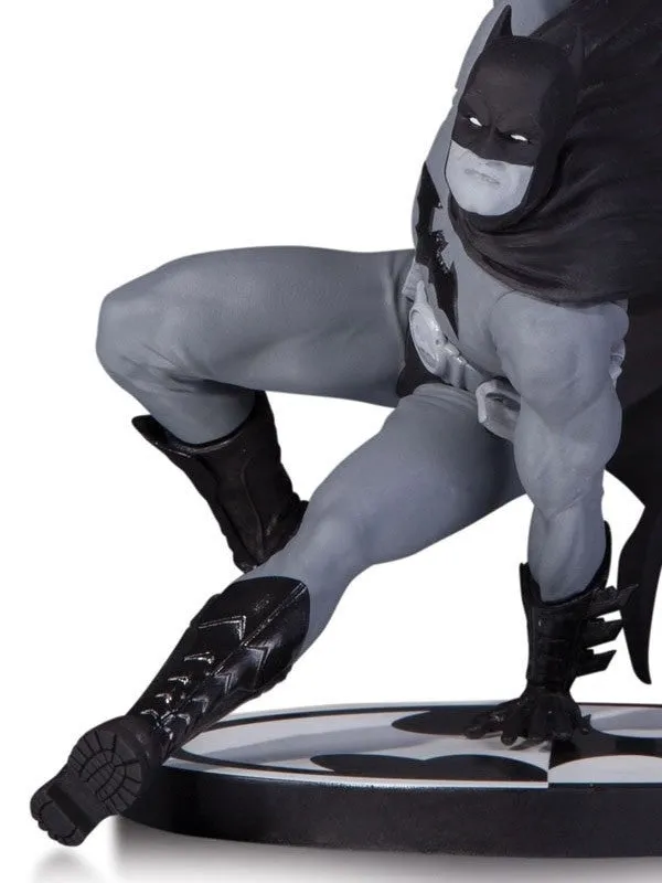 Batman Black & White: Batman (Designed by Bryan Hitch) statue