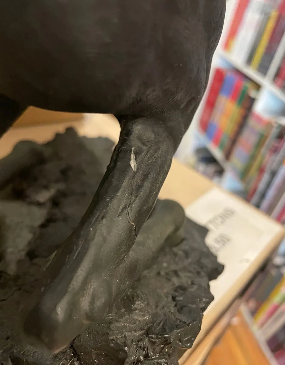 Batman Dark Knight Returns Call To Arms Statue (Damaged)