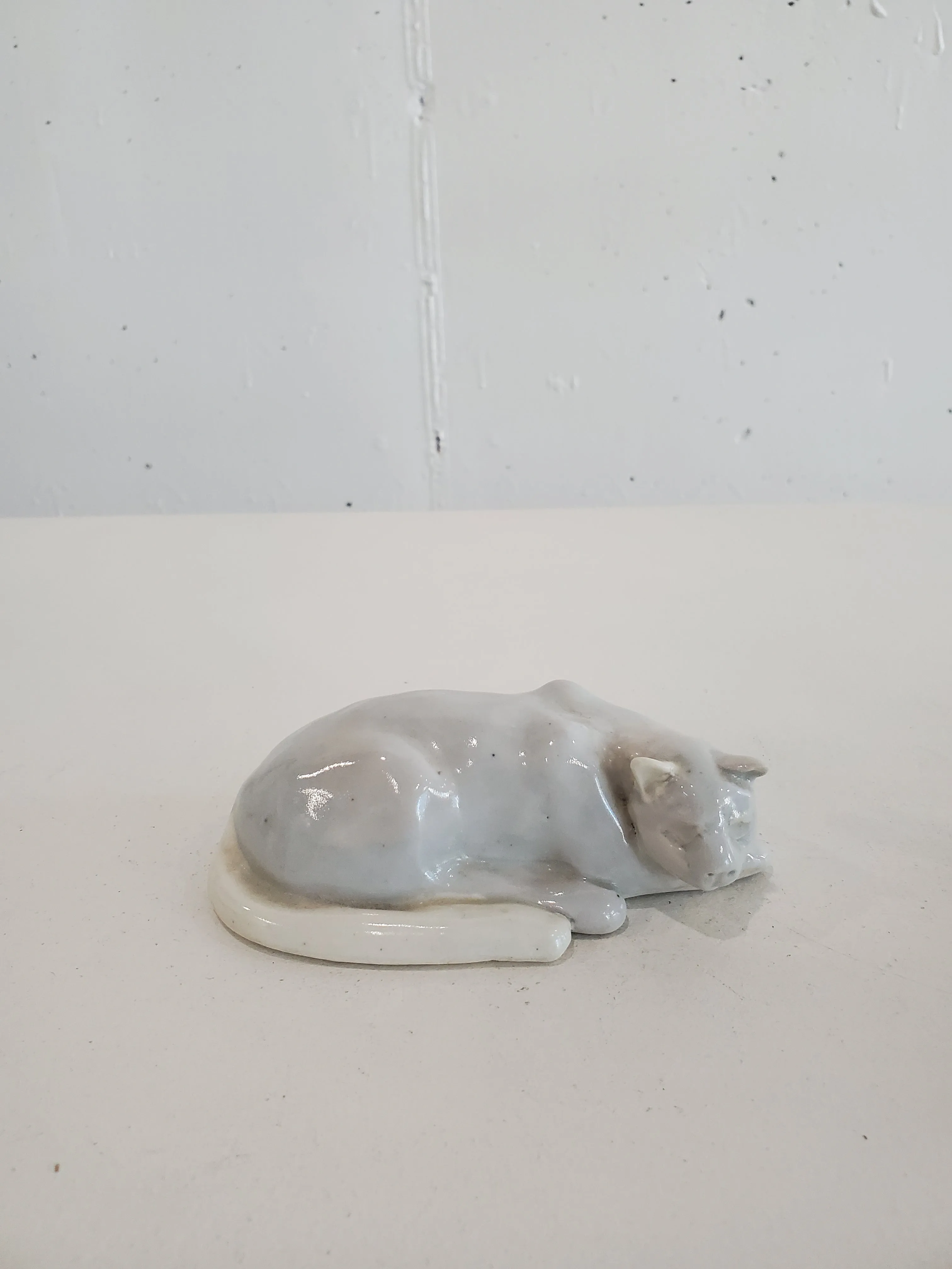 Ceramic Cat - Light Grey