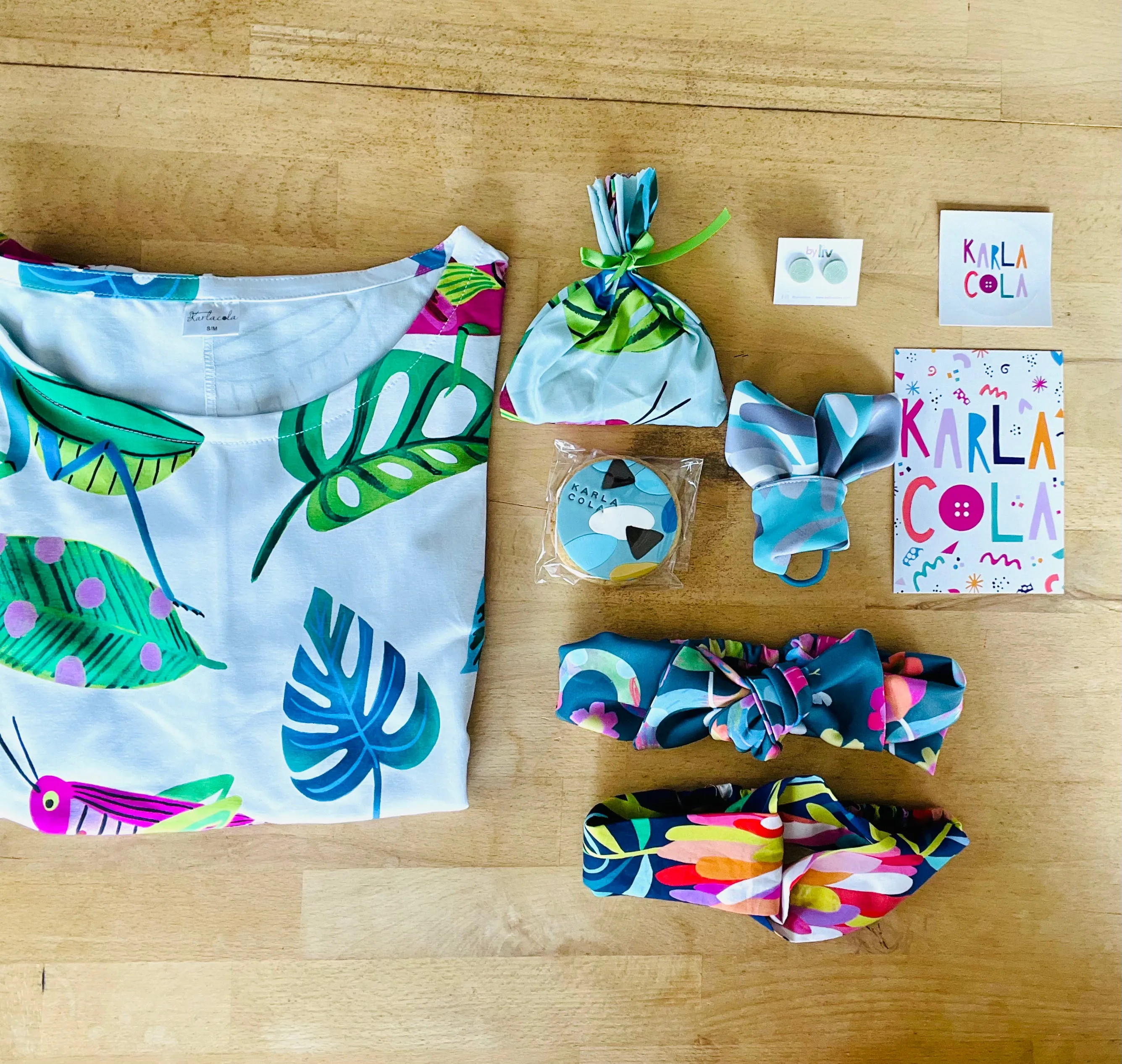 MYSTERY DRESS & ACCESSORY BOX