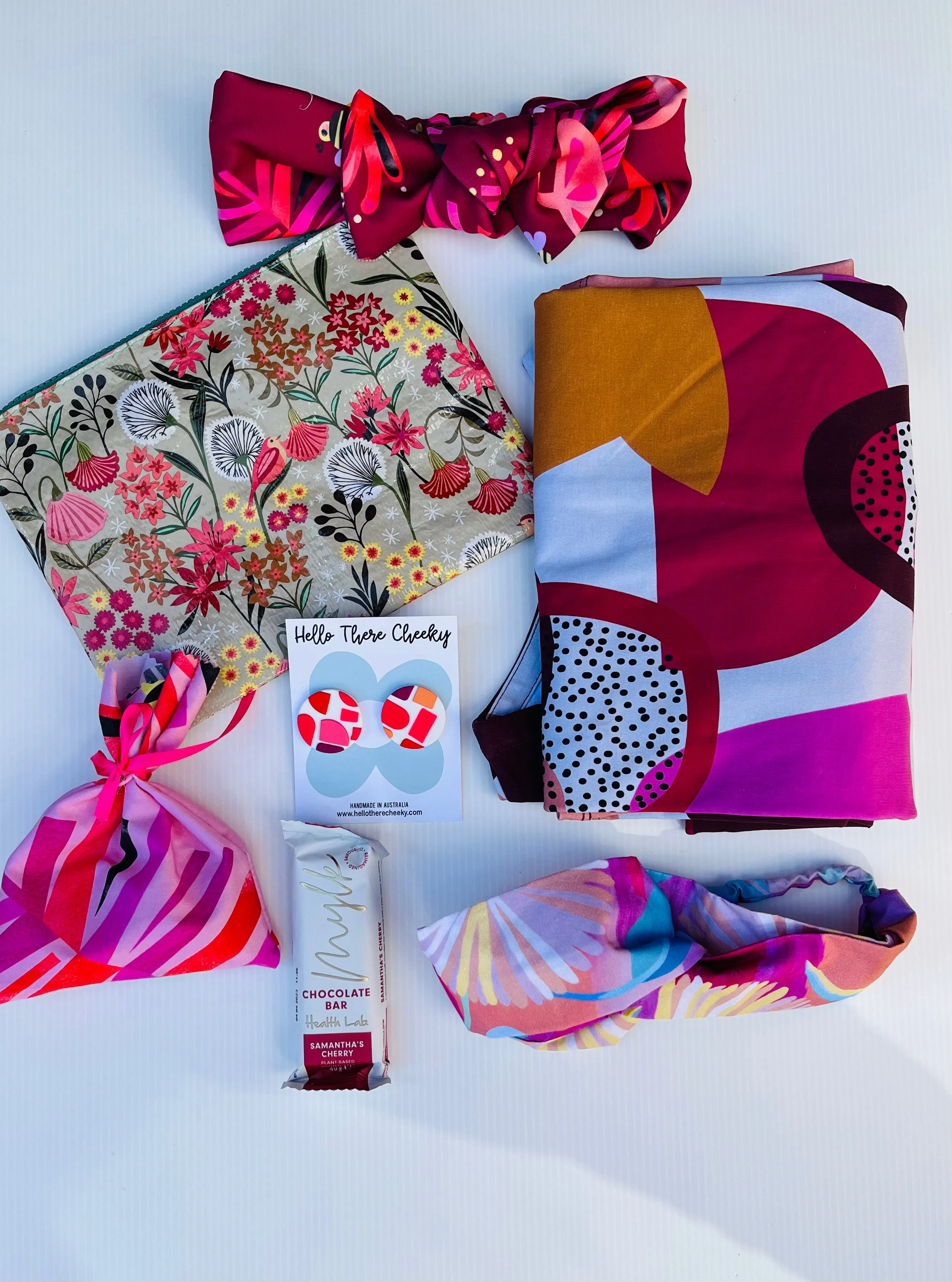 MYSTERY DRESS & ACCESSORY BOX