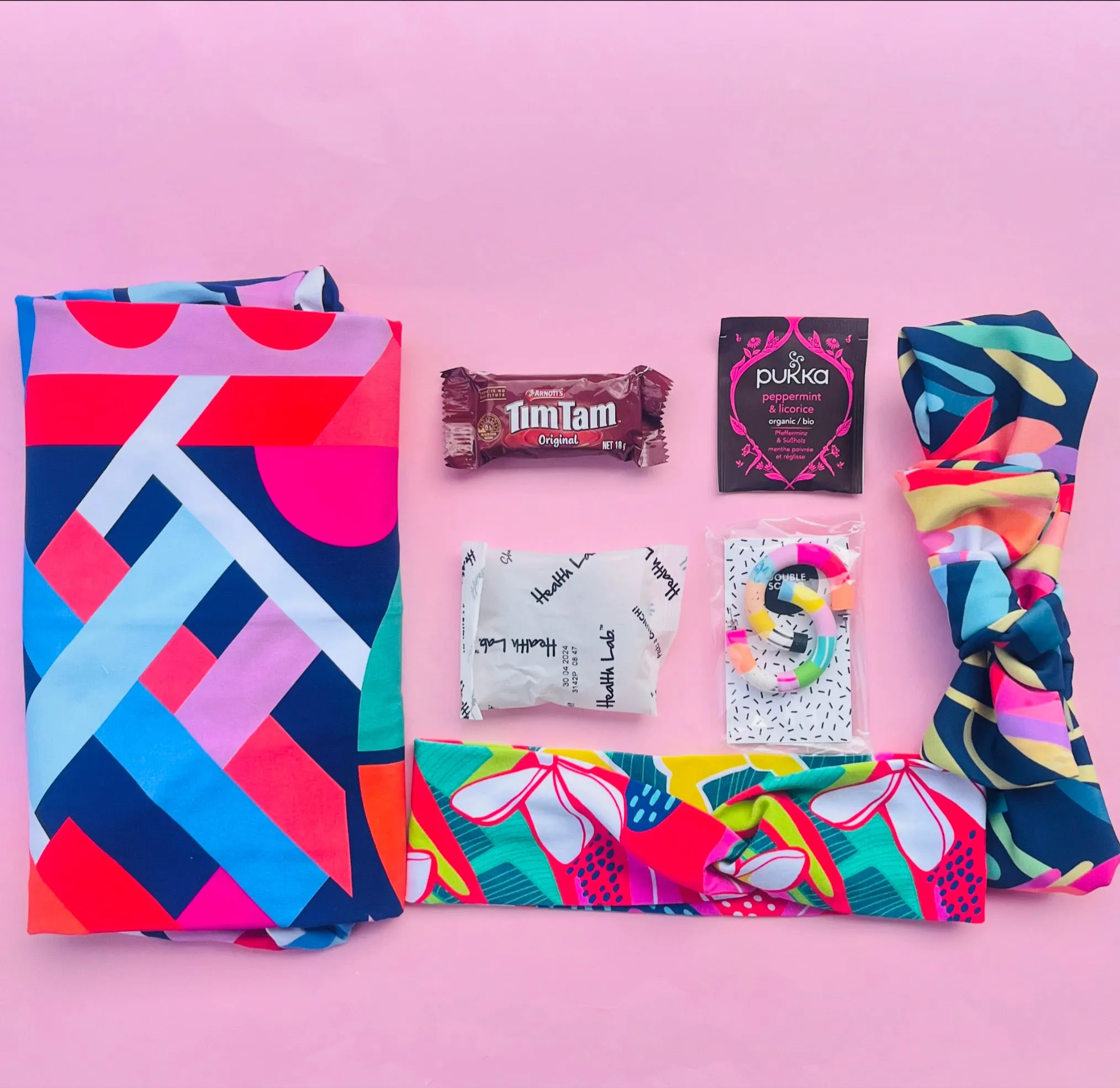 MYSTERY DRESS & ACCESSORY BOX