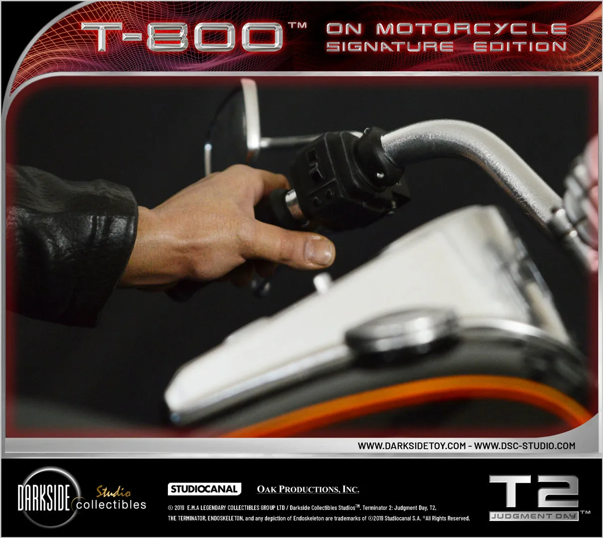 Terminator 2 - T-800 on Motorcycle (Regular) Signature Edition 1/4 Scale Statue